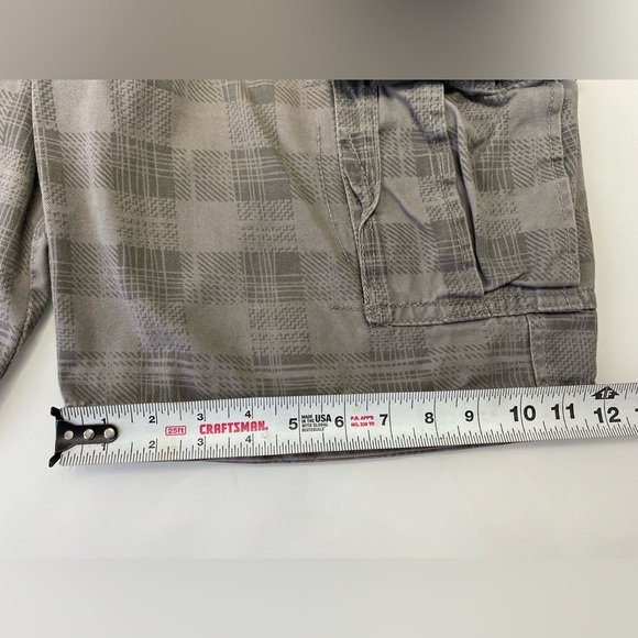 Cargo Shorts Grey Printed Plaid-like Design Casual Classic Timeless Shorts sz 32 - Picture 4 of 6